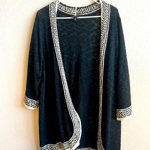 Torrid size 2 black and white sweater